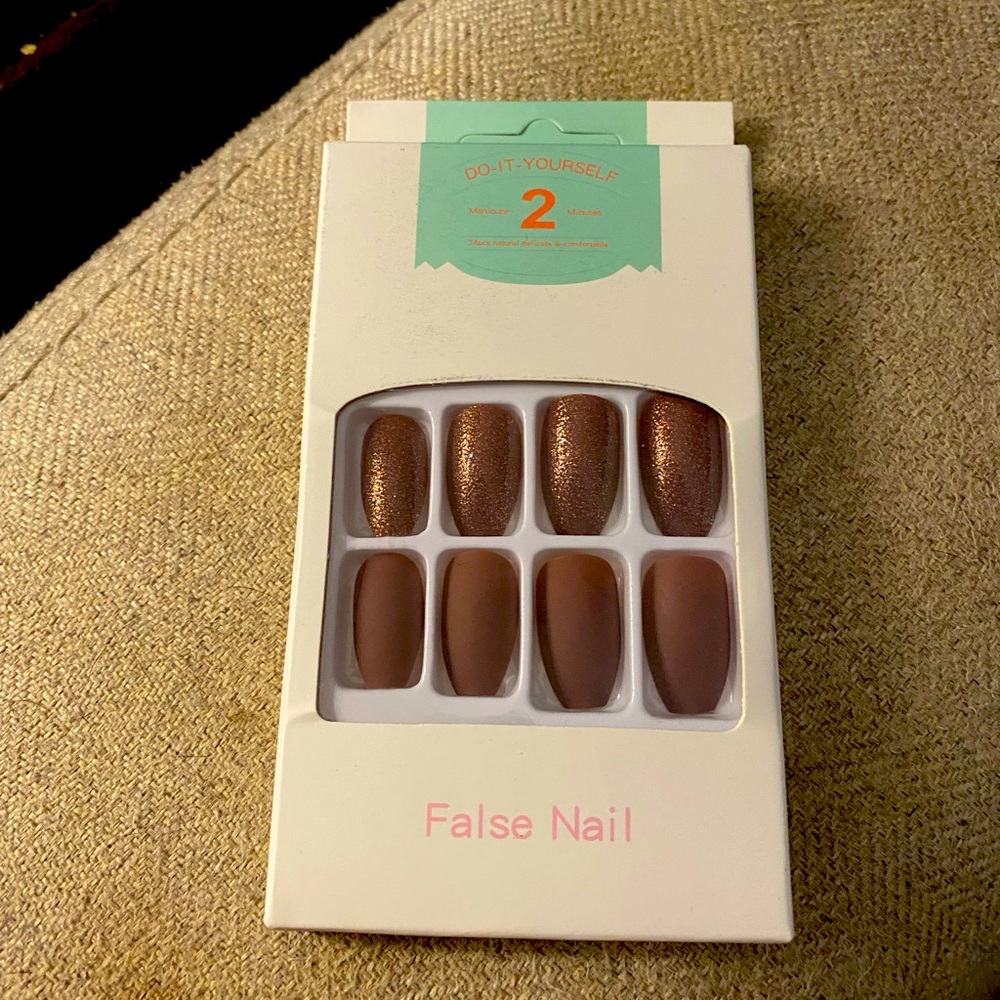 Mauve False Nails